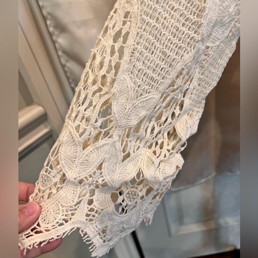 FORGOTTEN GRACE - Crochet Bell Sleeve Top- size L - Picture 7 of 9